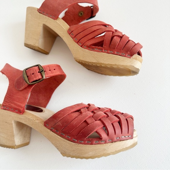 Nina Z Swedish Sandal Clog Heels Red Size 36 Woven Leather Wood Sweden - Picture 11 of 12
